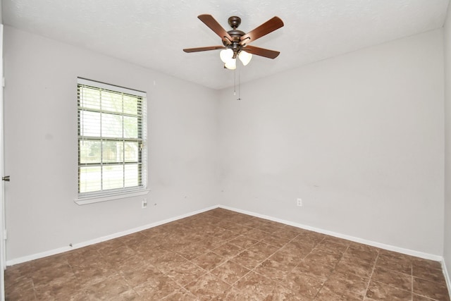 empty room with ceiling fan