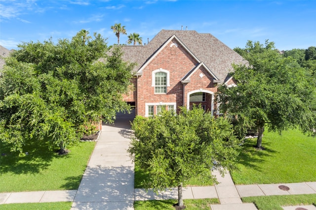 view of front of house featuring a front yard