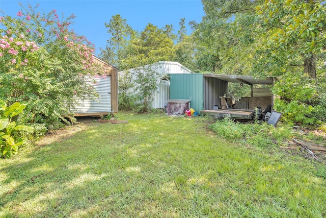 view of yard with a shed