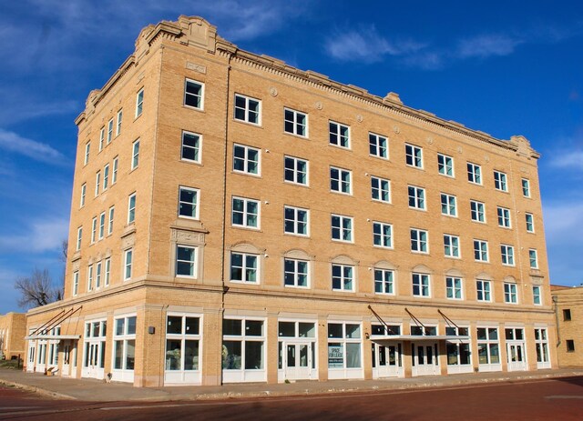203 N Main St, Childress, TX 79201 - photo 6