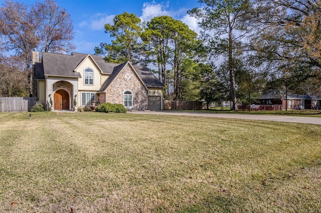 view of front facade featuring a front yard