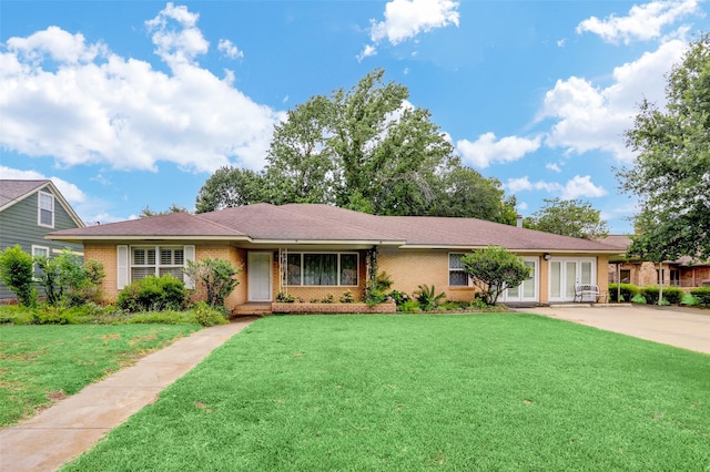 822 N Meyer St, Sealy, TX 77474 - photo 1