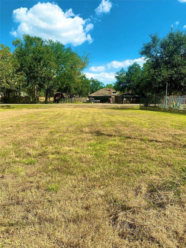 Listing photo 3 for 1164 Glenda St, Pearland TX 77581