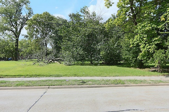 Listing photo 3 for 4705 S Cavalcade St, Houston TX 77026