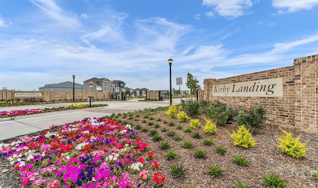 view of community / neighborhood sign