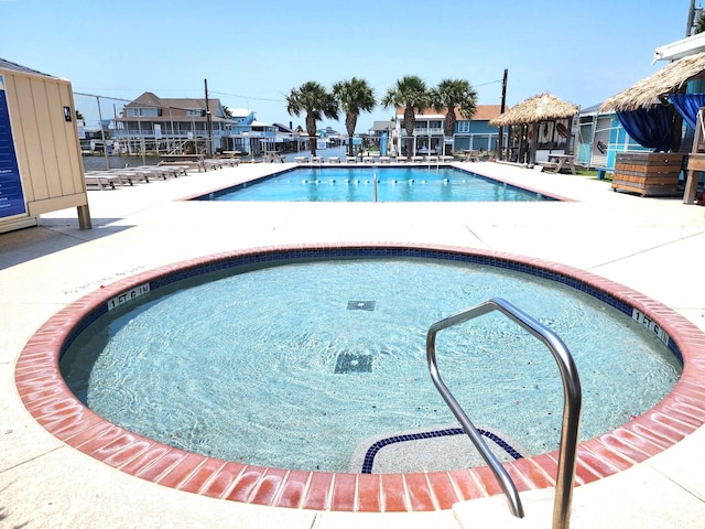 view of swimming pool