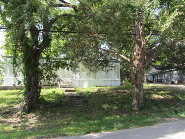 505 13 Th, Huntsville, TX 77340 - view of yard