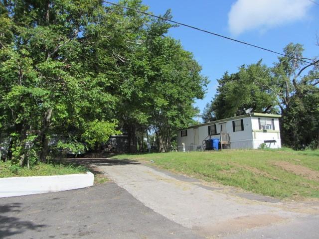 505 13 Th, Huntsville, TX 77340 - view of asphalt road