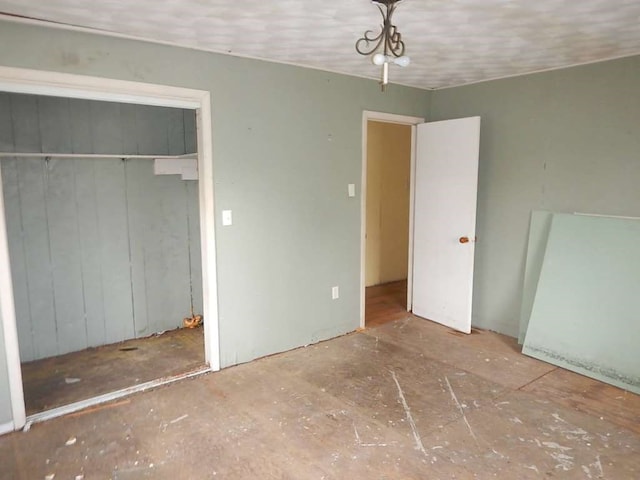 unfurnished bedroom featuring a closet