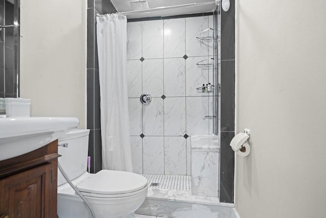 bathroom with a shower with curtain, vanity, and toilet