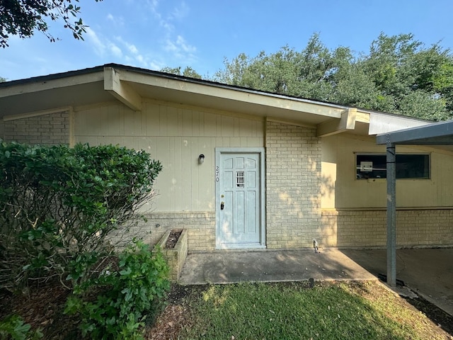 view of property entrance