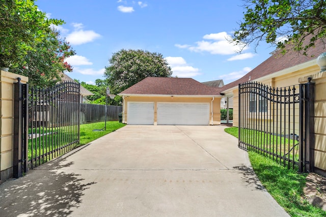 exterior space featuring a lawn