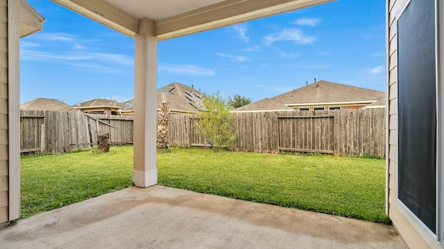 view of yard featuring a patio area