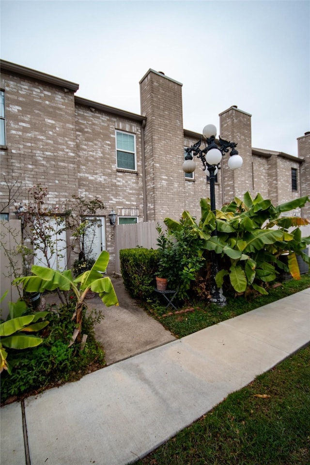 view of front of house