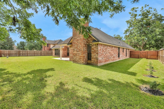 view of yard with a patio