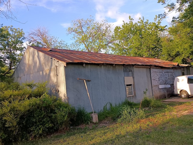 view of outdoor structure