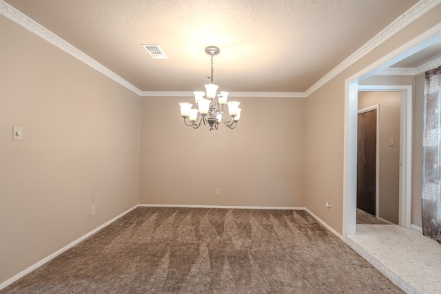 unfurnished room with an inviting chandelier, carpet flooring, and crown molding