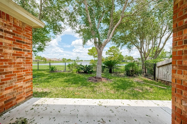 view of yard with a patio