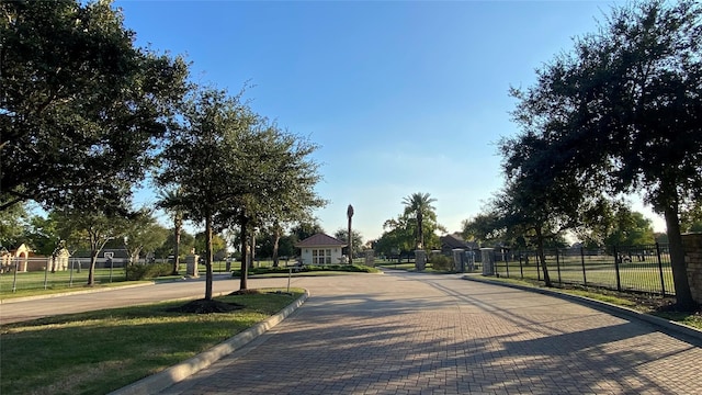 Listing photo 3 for 6327 Redfish Reef Dr, Beach City TX 77523