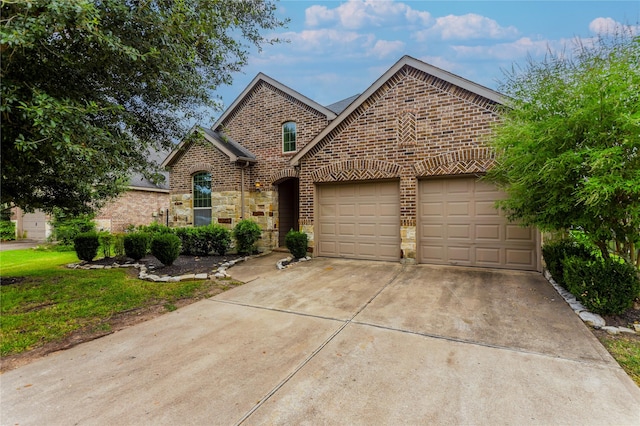 view of front property featuring a garage