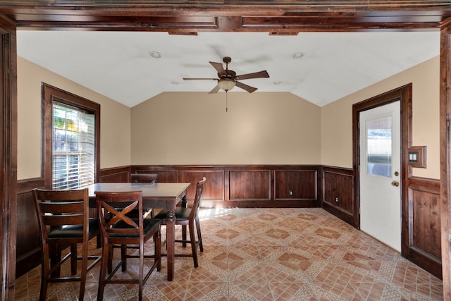 dining space with ceiling fan