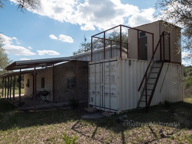 view of outdoor structure