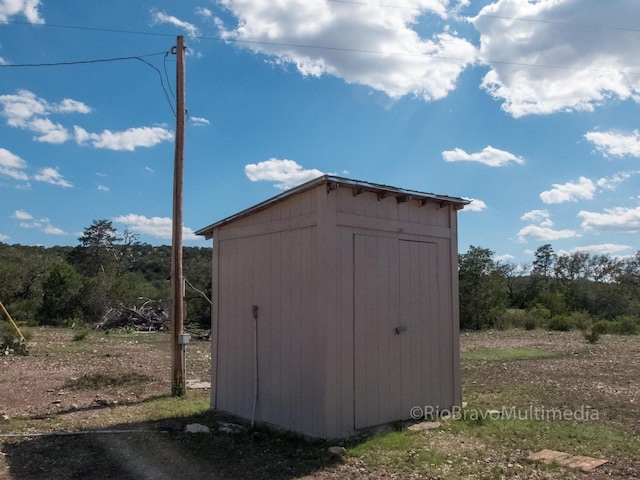 view of outdoor structure