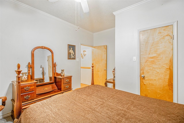 bedroom featuring crown molding and ceiling fan