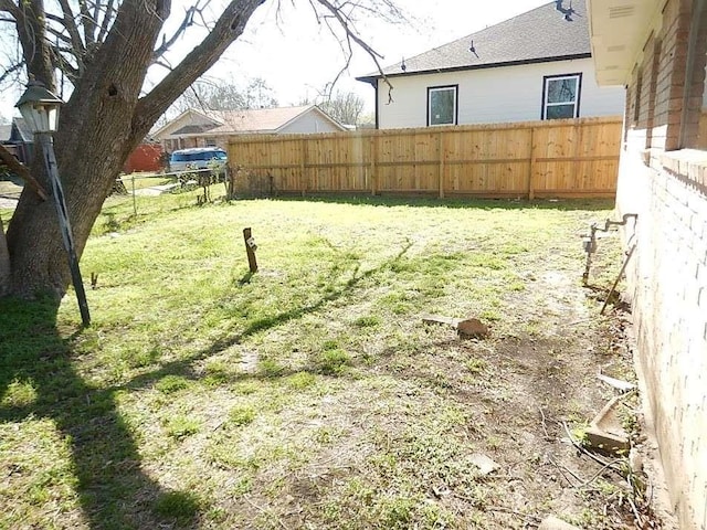 11503 Bay Cedar Dr, Houston, TX 77048 - view of yard