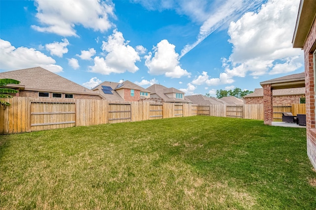 view of yard featuring a patio area