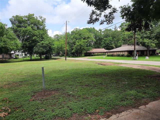 000 N Grace St, Crockett, TX 75835