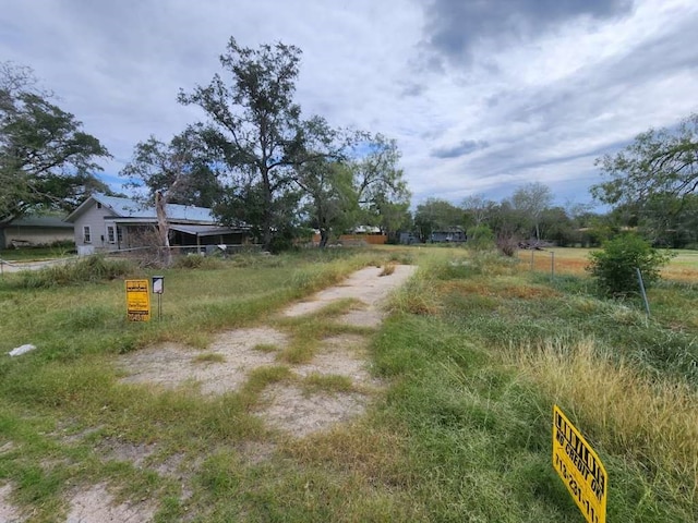 915 Brown St, George West, TX 78022