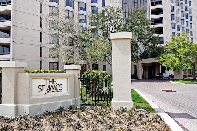 view of community / neighborhood sign