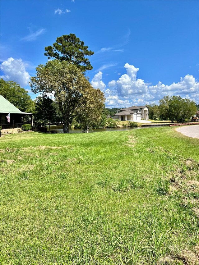 Listing photo 3 for 7 Cypress Bnd, Huntsville TX 77340