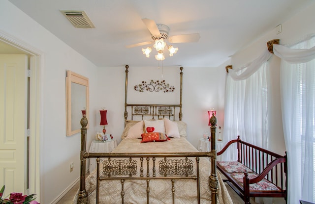 bedroom with ceiling fan