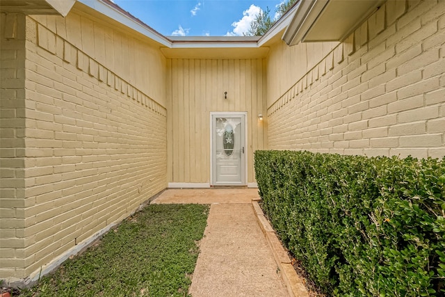 view of property entrance