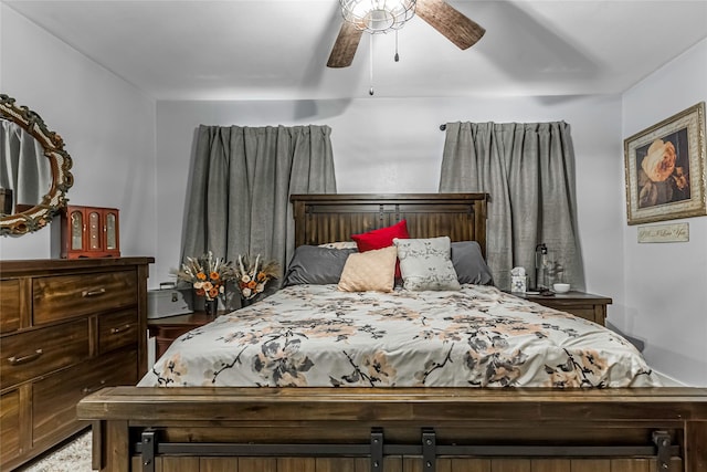 bedroom featuring ceiling fan