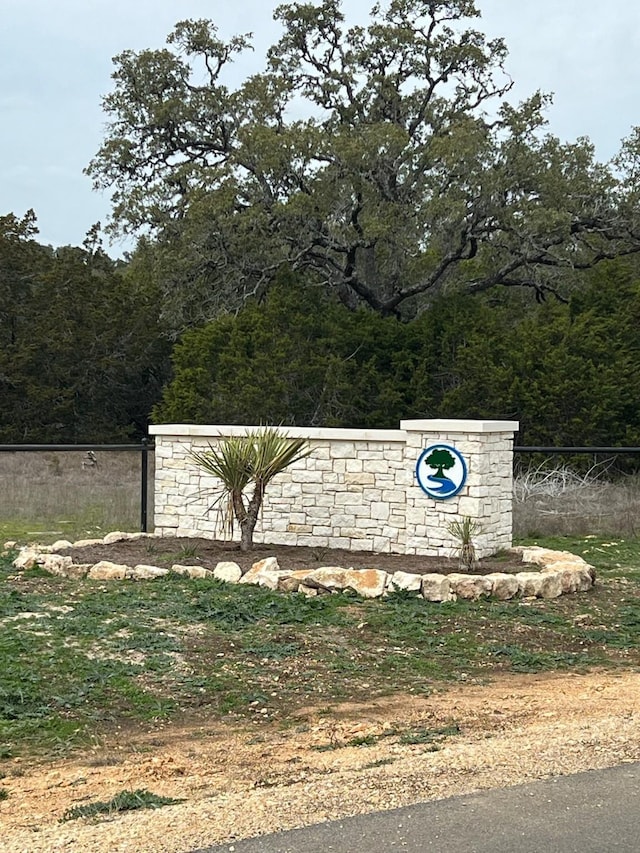 Listing photo 2 for 1777 Paradise Pkwy, Canyon Lake TX 78133