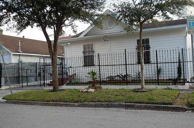 view of front of property