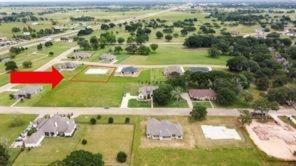 Listing photo 2 for 115 Birdie Dr, Hempstead TX 77445