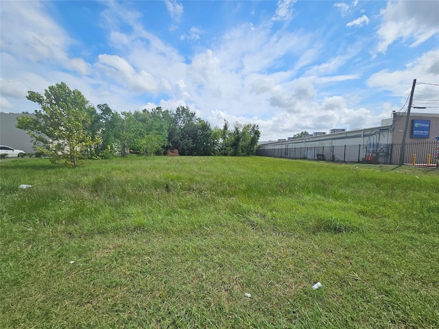 Listing photo 3 for 0 Little York Rd, Houston TX 77093