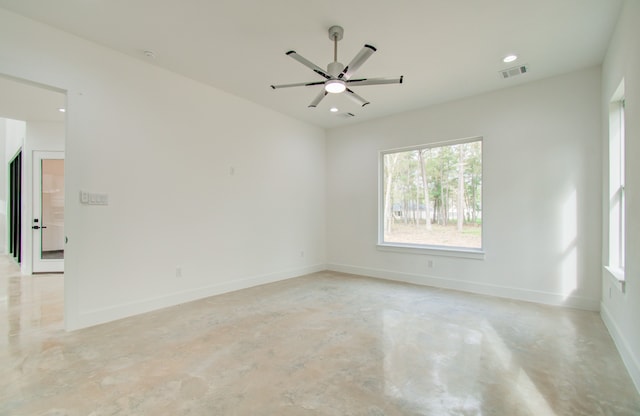 empty room with ceiling fan