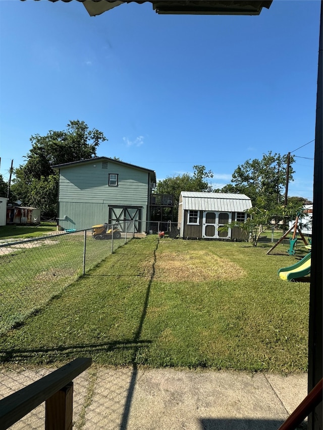 view of yard featuring a playground