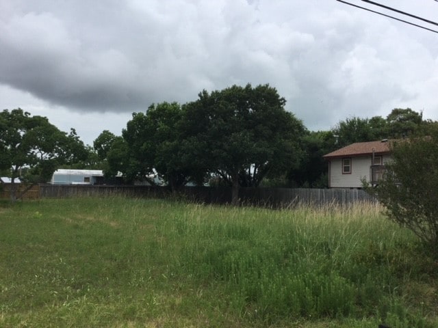 Listing photo 2 for 628 4th St, San Leon TX 77539