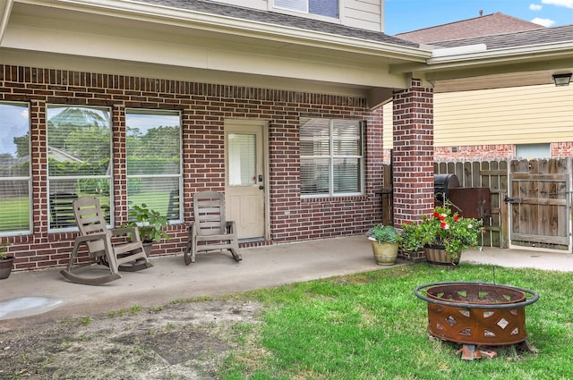 view of patio featuring a fire pit