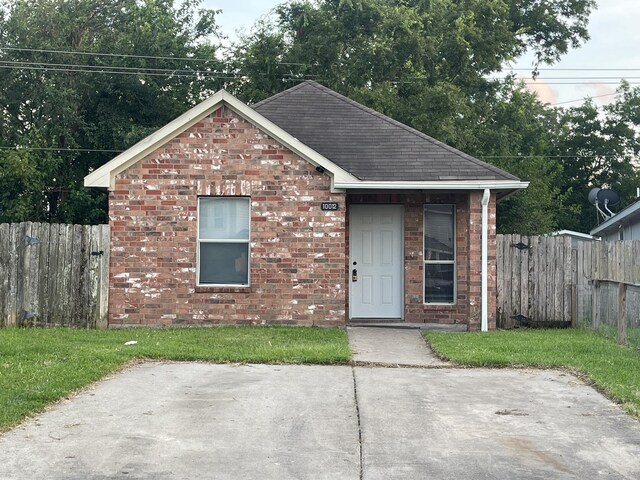 view of front of house with a patio