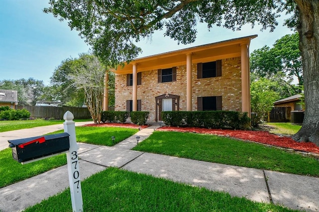 view of front of property with a front yard