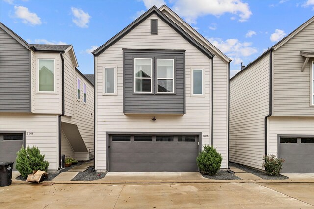 view of front facade featuring a garage