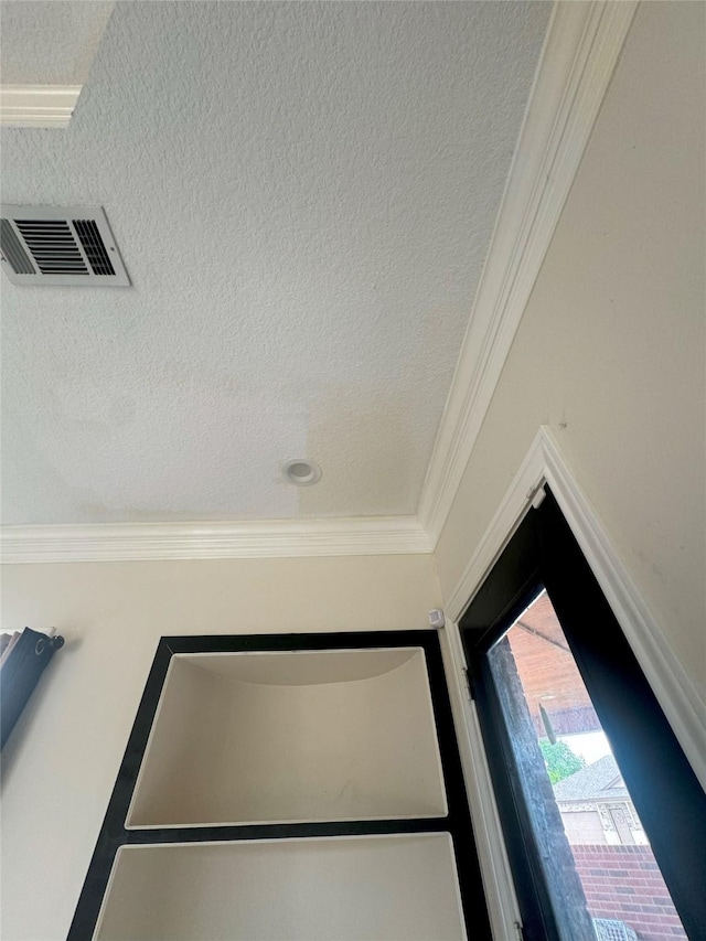 interior details with crown molding