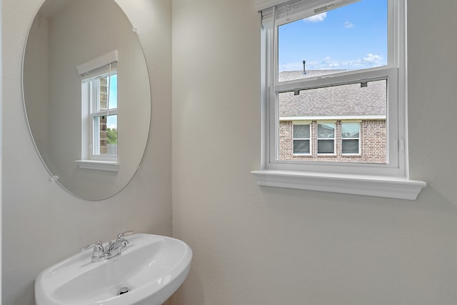 bathroom featuring sink